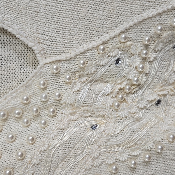 Alexa Grace Sweater - Picture 3 of 5